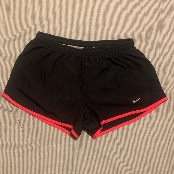 Nike Shorts - Picture 1 of 3